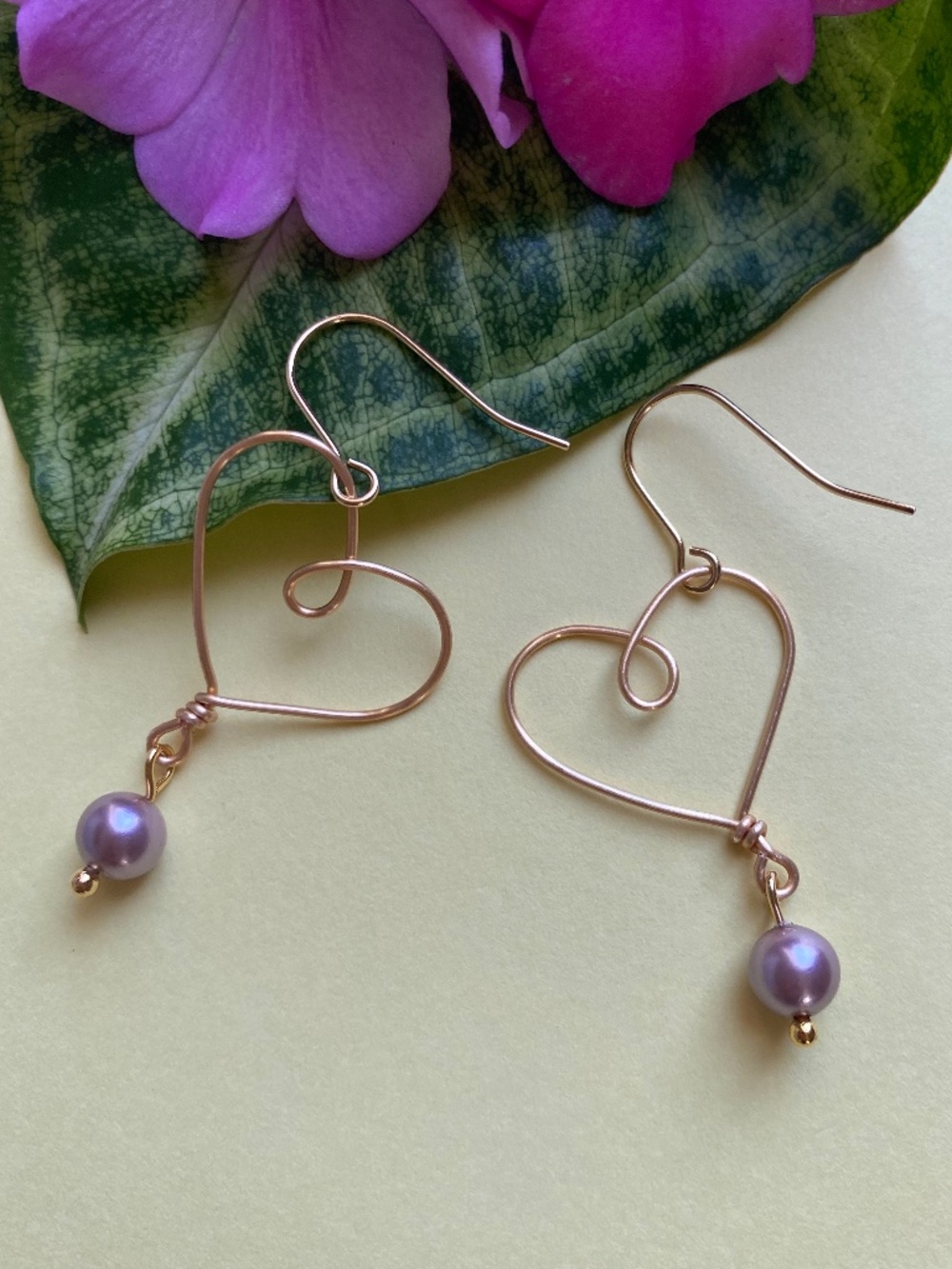 Hand crafted Gold Filled Wire Heart Earrings With Natural Shell Pearl - Picture 2 of 3